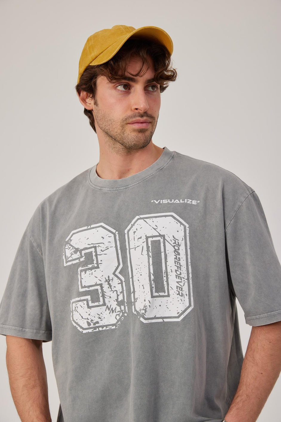 30 Rakam Baskılı Yıkamalı Gri Tshirt