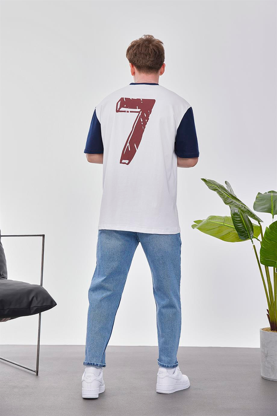 7 Baskılı Beyaz Tshirt