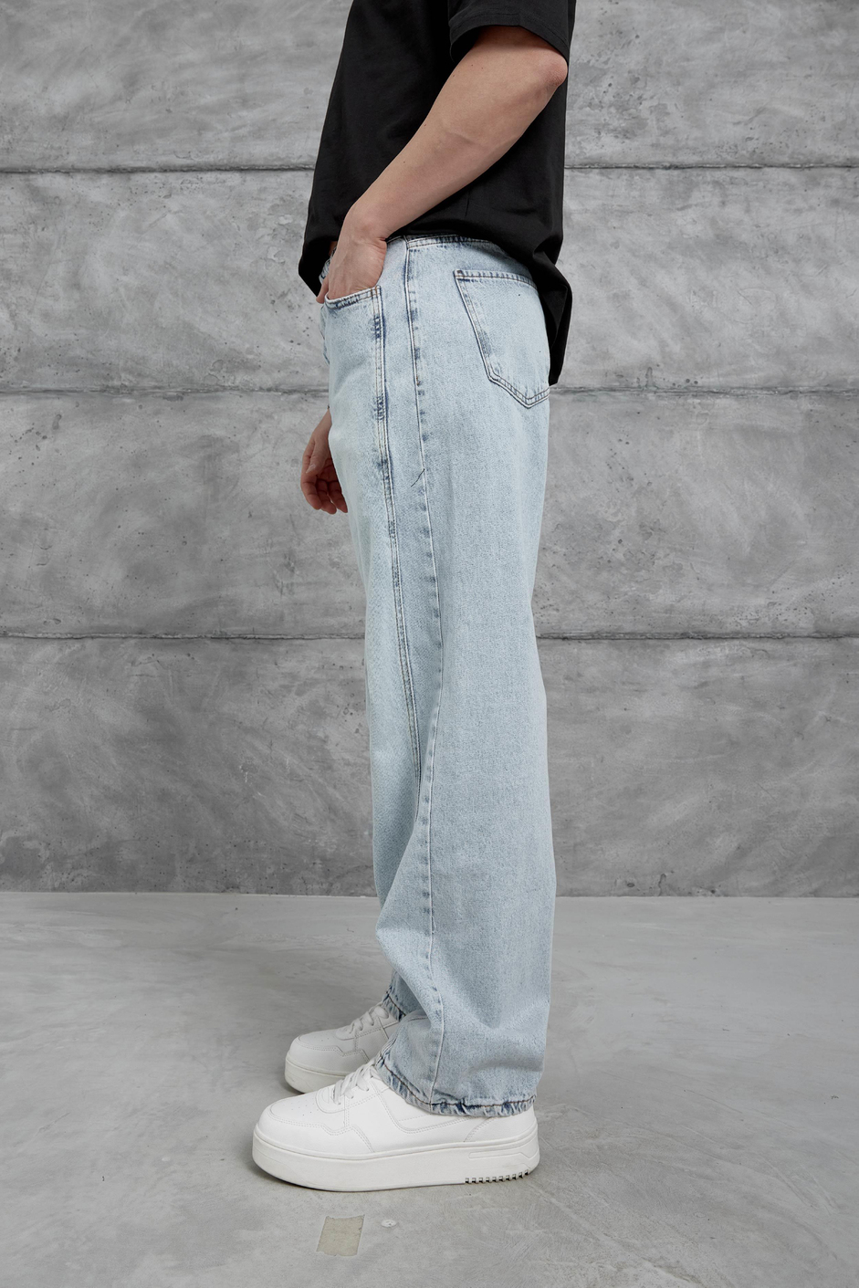 Açık Mavi Eskitme Ve Taşlamalı Relax Baggy Jean