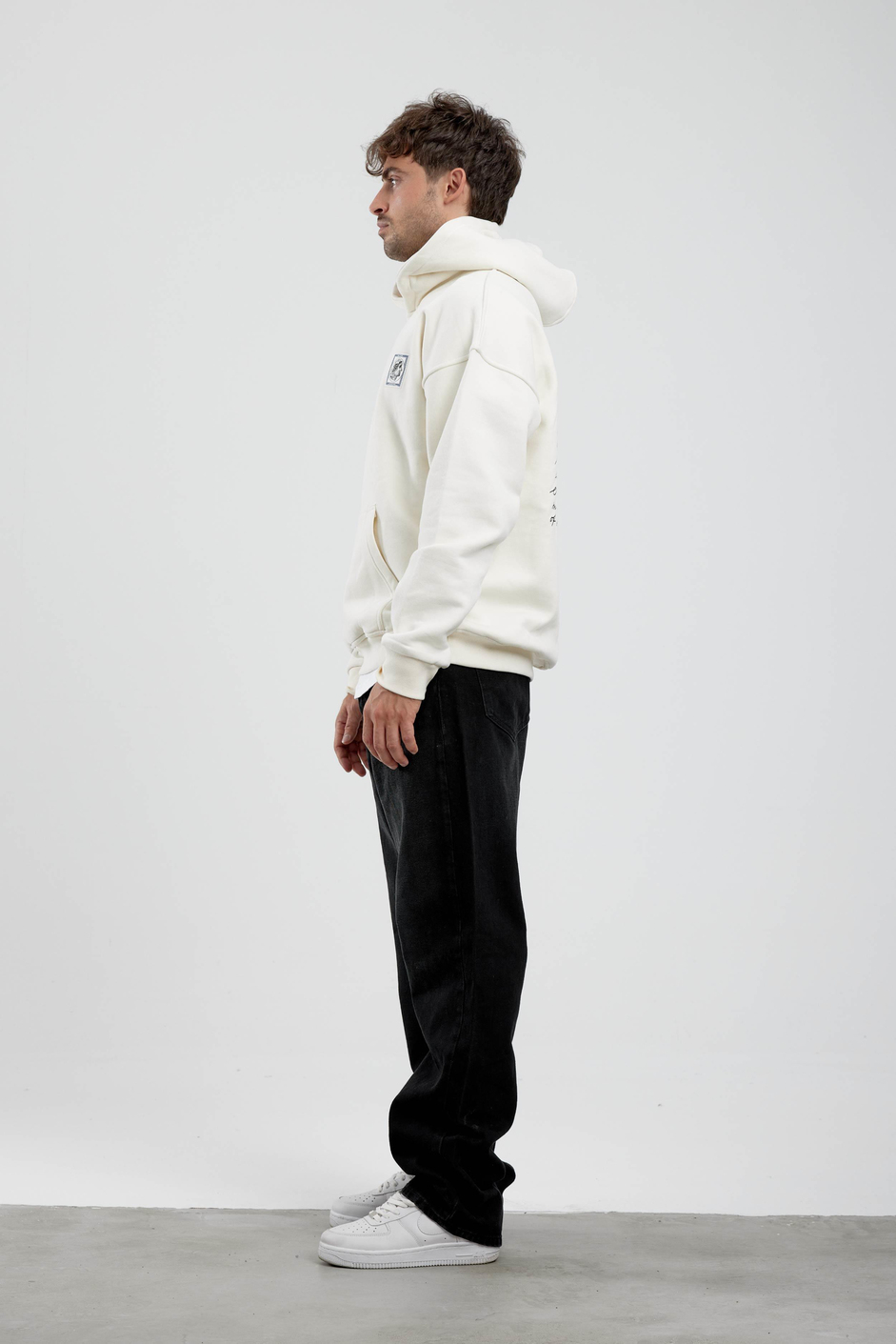 Arkası El Yazılı Ekru Kapüşonlu Sweatshirt