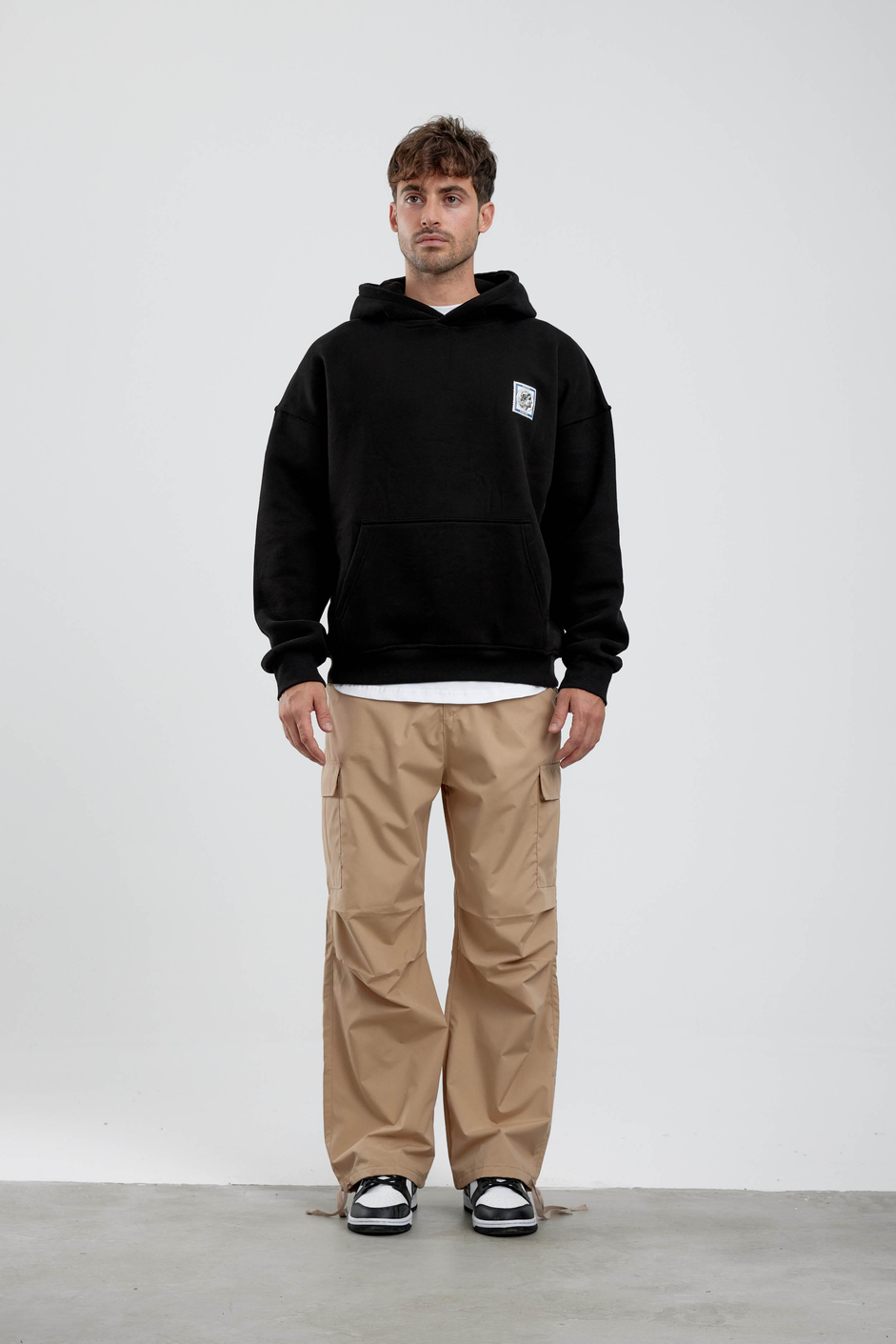 Arkası El Yazılı Siyah Kapüşonlu Sweatshirt