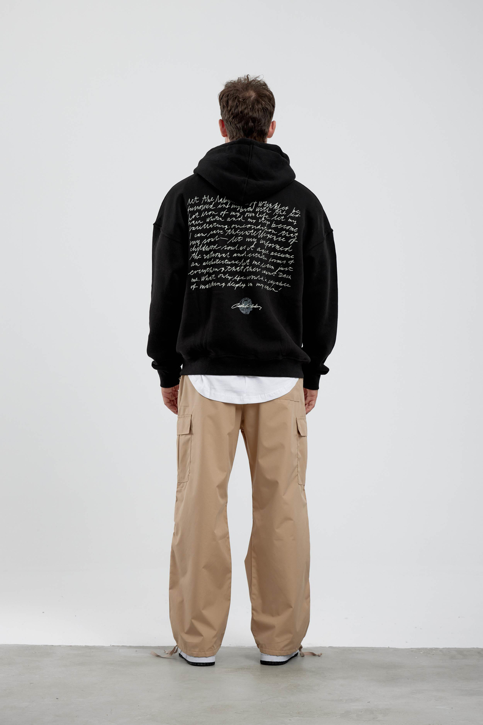Arkası El Yazılı Siyah Kapüşonlu Sweatshirt