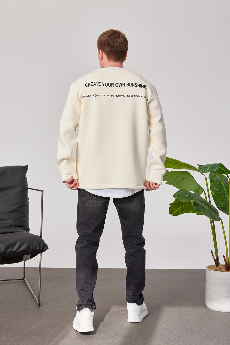 Arkası Yazılı Krem Sweatshirt