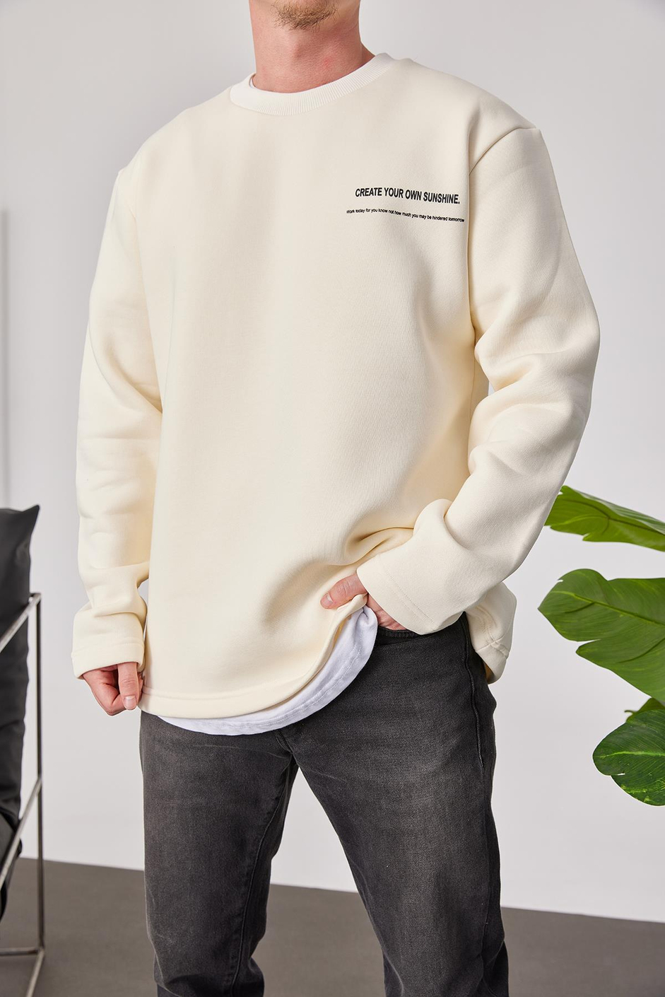 Arkası Yazılı Krem Sweatshirt