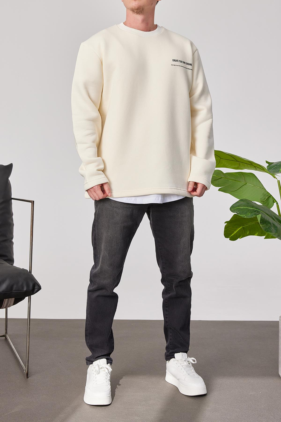 Arkası Yazılı Krem Sweatshirt