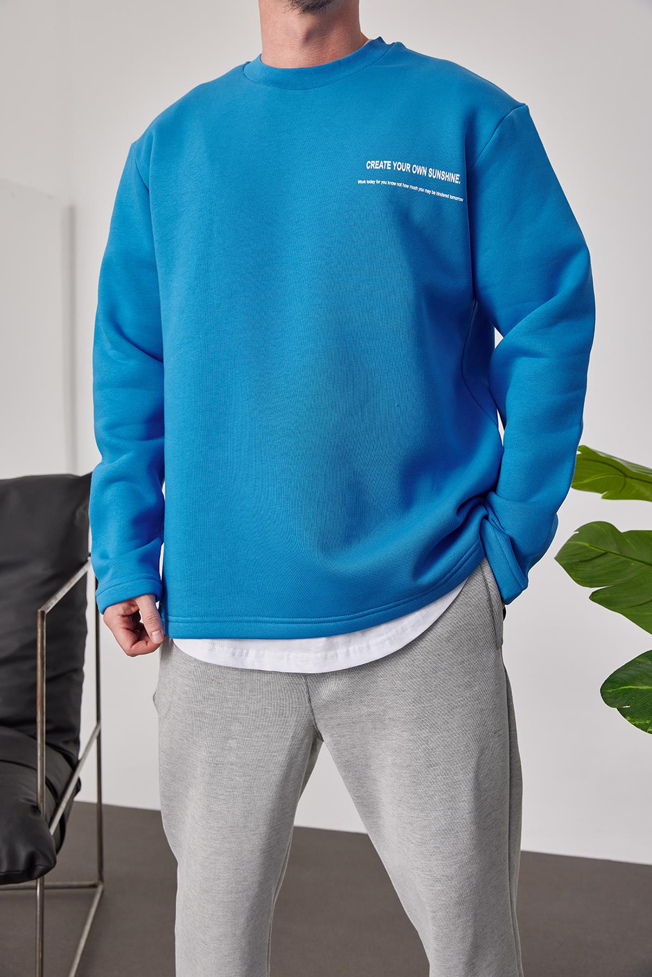 Arkası Yazılı Mavi Sweatshirt
