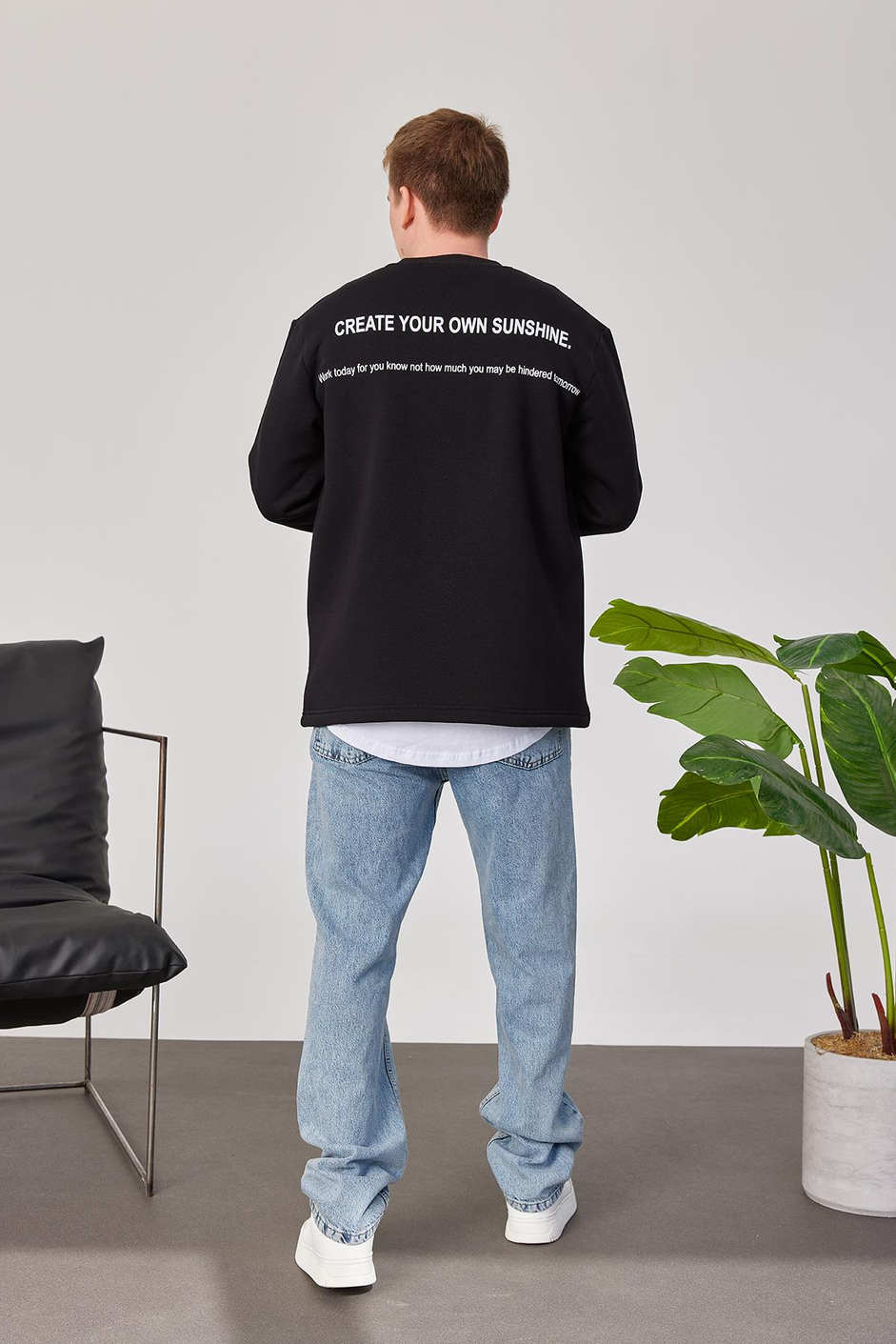 Arkası Yazılı Siyah Sweatshirt