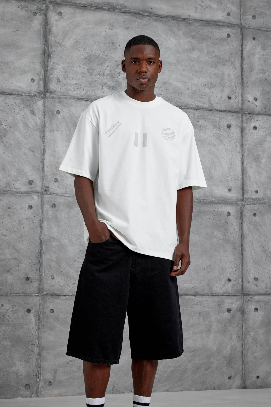 Beyaz 11 Thinking Baskılı Oversize Tshirt
