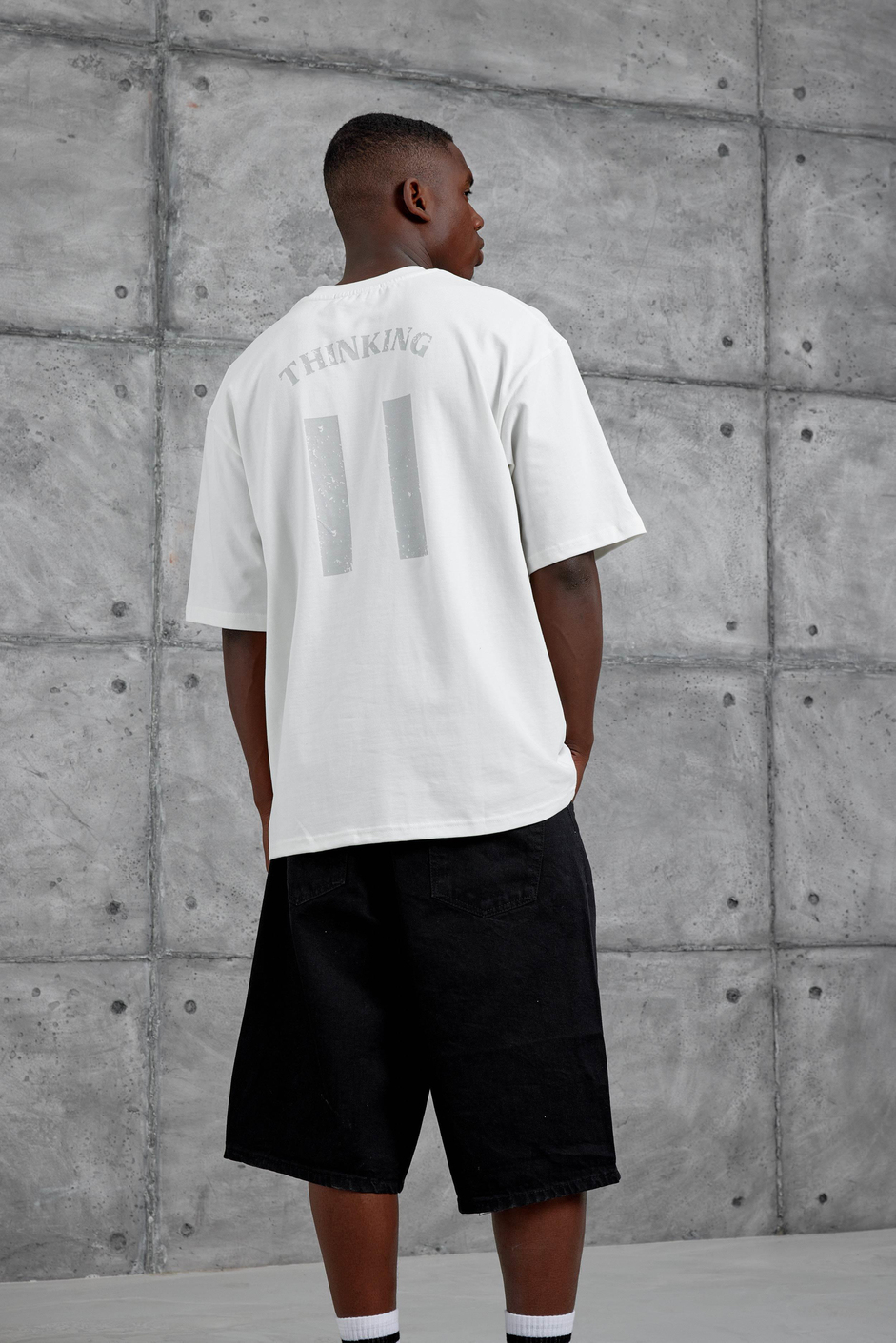 Beyaz 11 Thinking Baskılı Oversize Tshirt