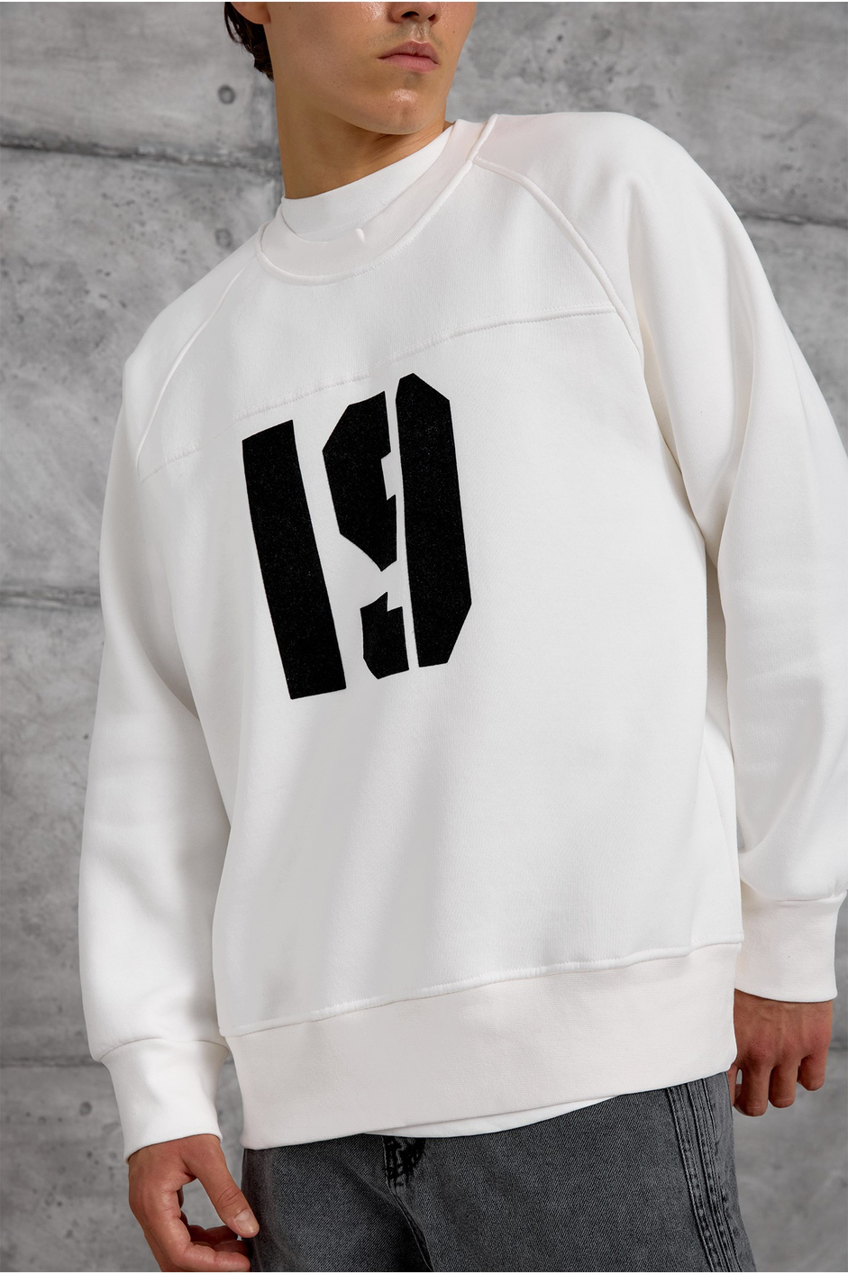 Beyaz 19 BASKILI OVERSIZE SWEATSHIRT