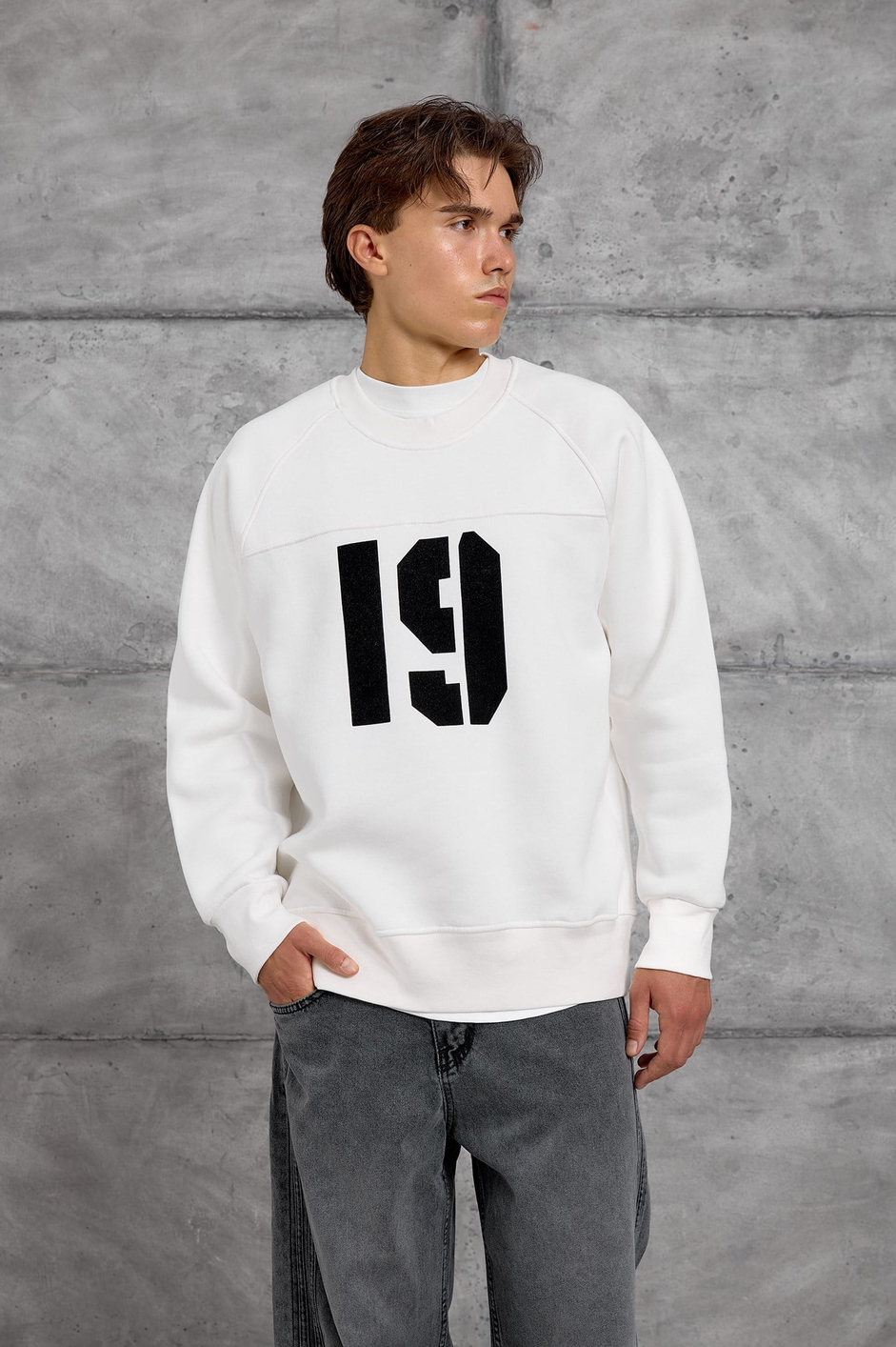 Beyaz 19 BASKILI OVERSIZE SWEATSHIRT