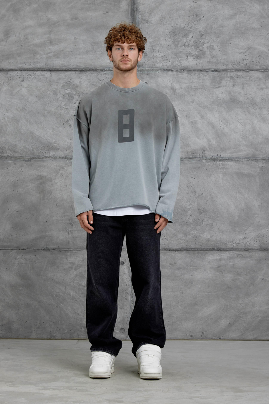 Beyaz 8 Rakam Baskılı Kolu Parçalı Oversize Sweatshirt