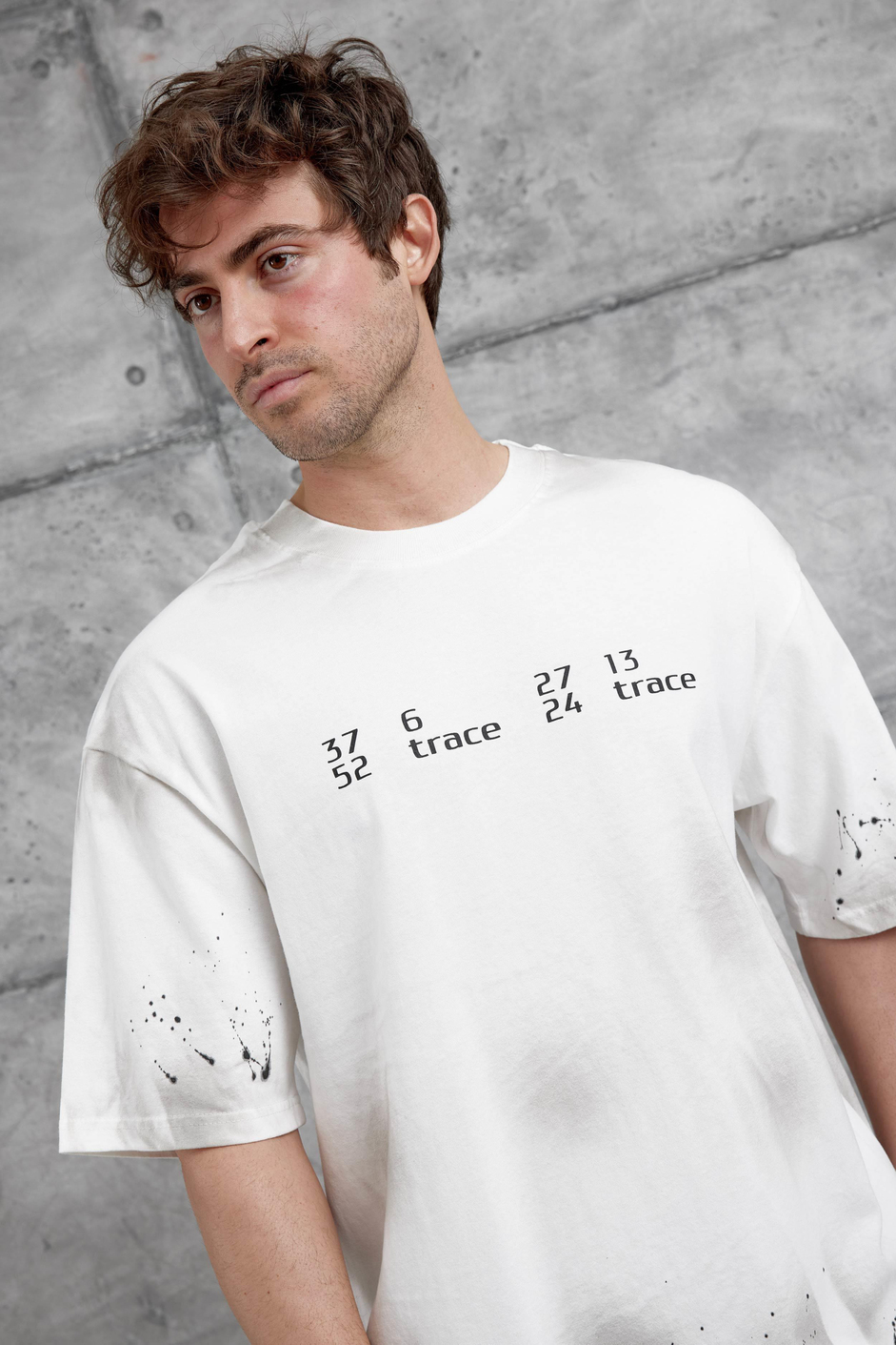 Beyaz Arka Hydrion Yazılı Oversize Tshirt