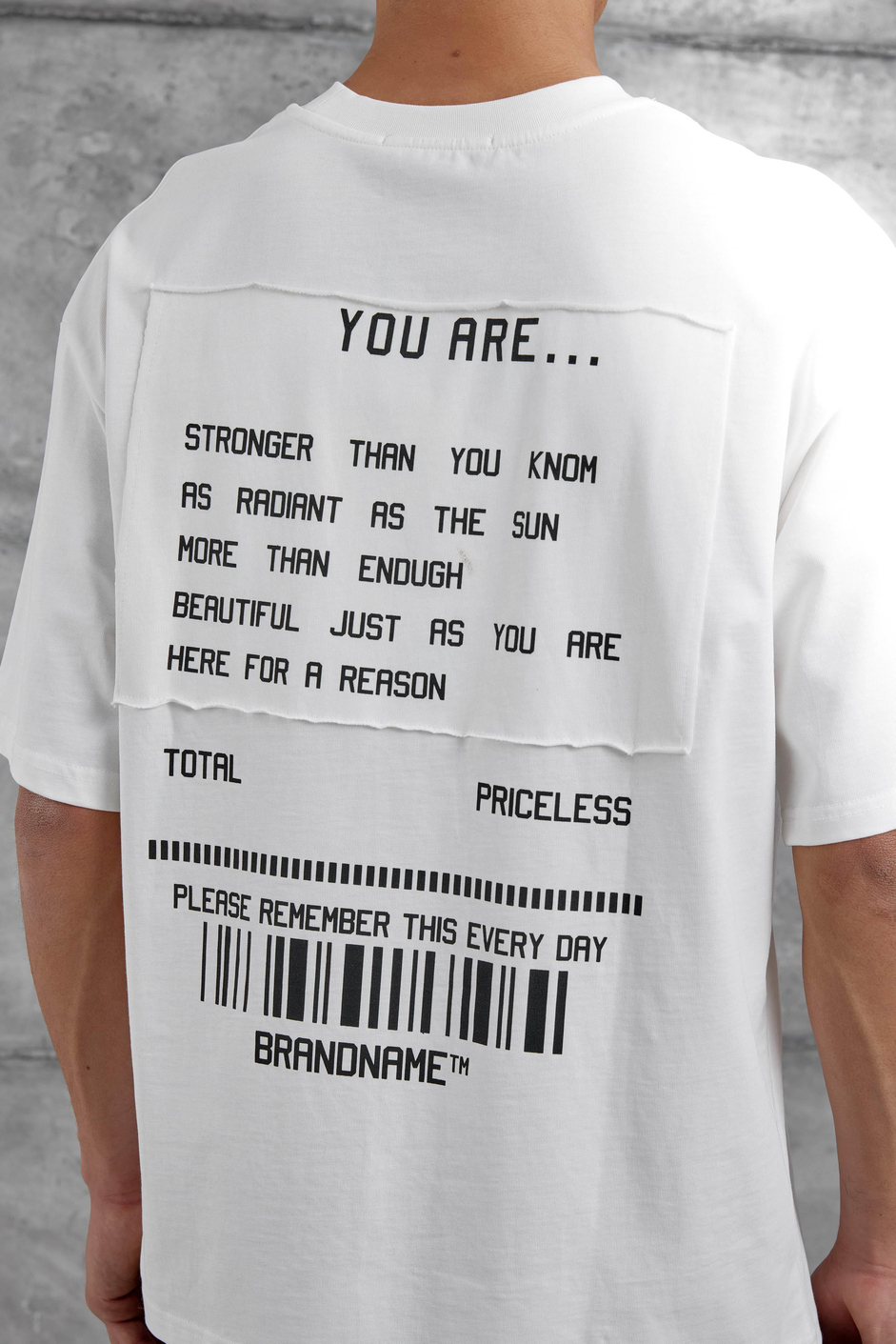 Beyaz Brand Etiketli Oversize Tshirt