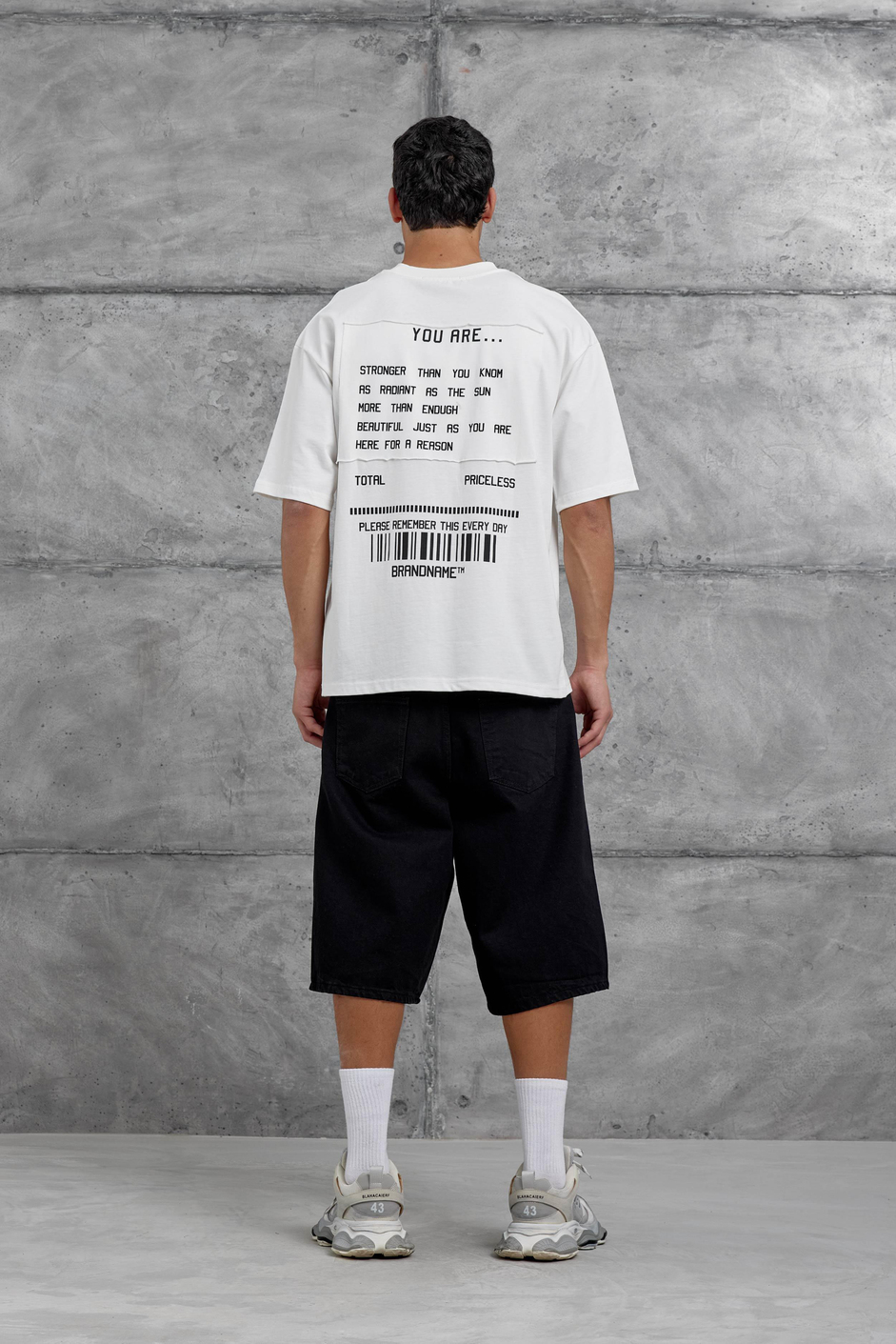 Beyaz Brand Etiketli Oversize Tshirt