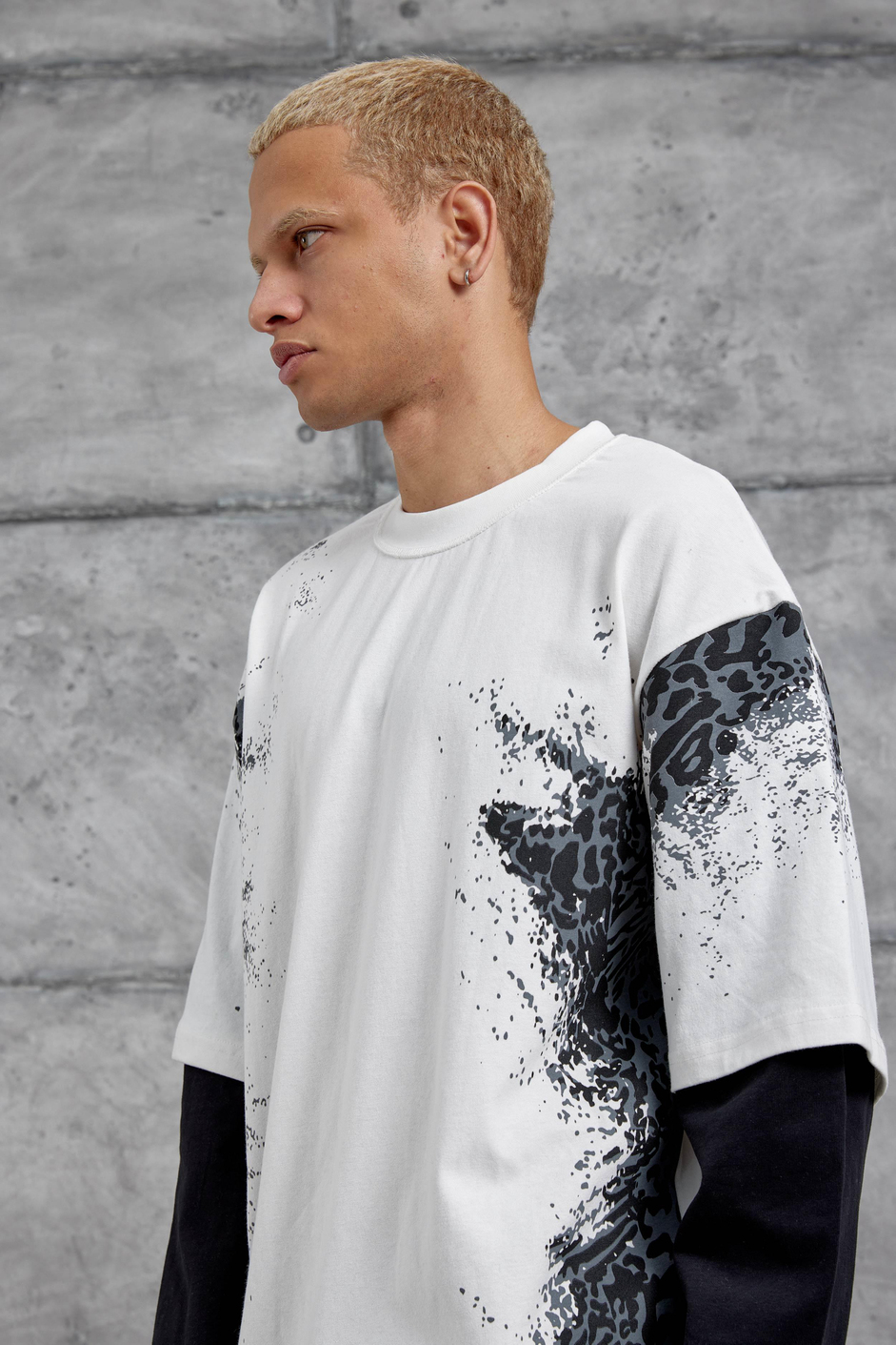 Beyaz DESENLI PARCA KOLLU SWEATSHIRT