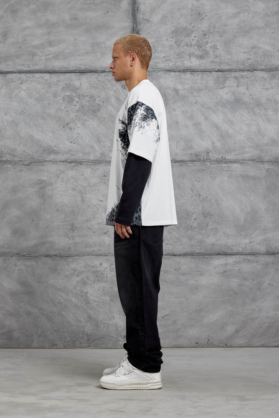 Beyaz DESENLI PARCA KOLLU SWEATSHIRT