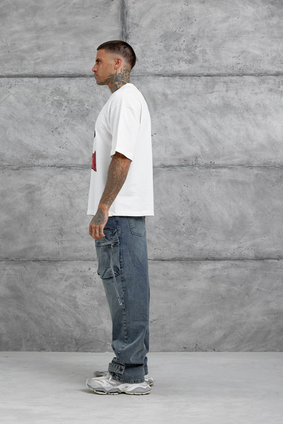 Beyaz Figür Baskılı Oversize Tshirt