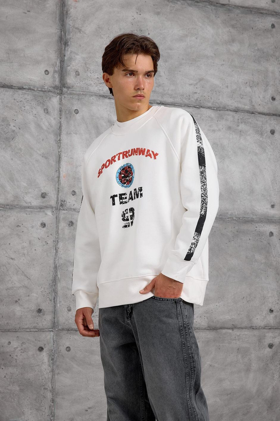 Beyaz FIRÇA BOYALI SWEATSHIRT