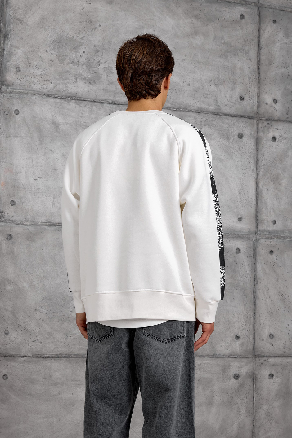 Beyaz FIRÇA BOYALI SWEATSHIRT