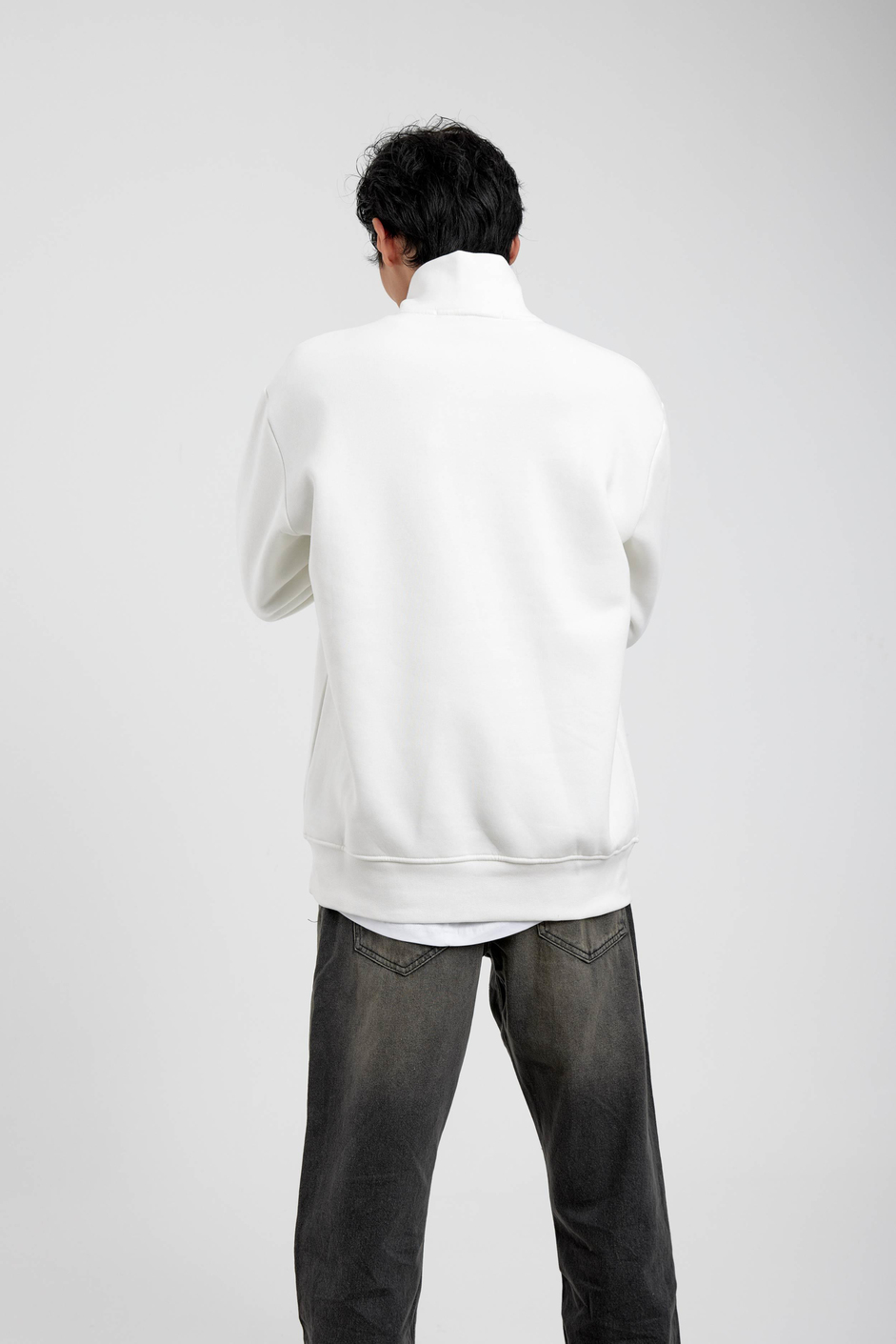 Beyaz Hello Yazılı Yarım Fermuarlı Sweatshirt