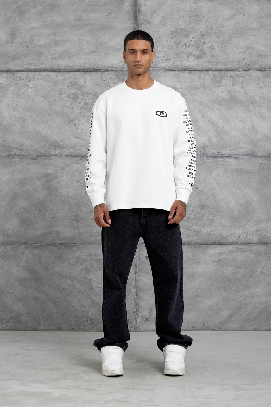 Beyaz Kolda Yazı Detaylı Oversize Sweatshirt