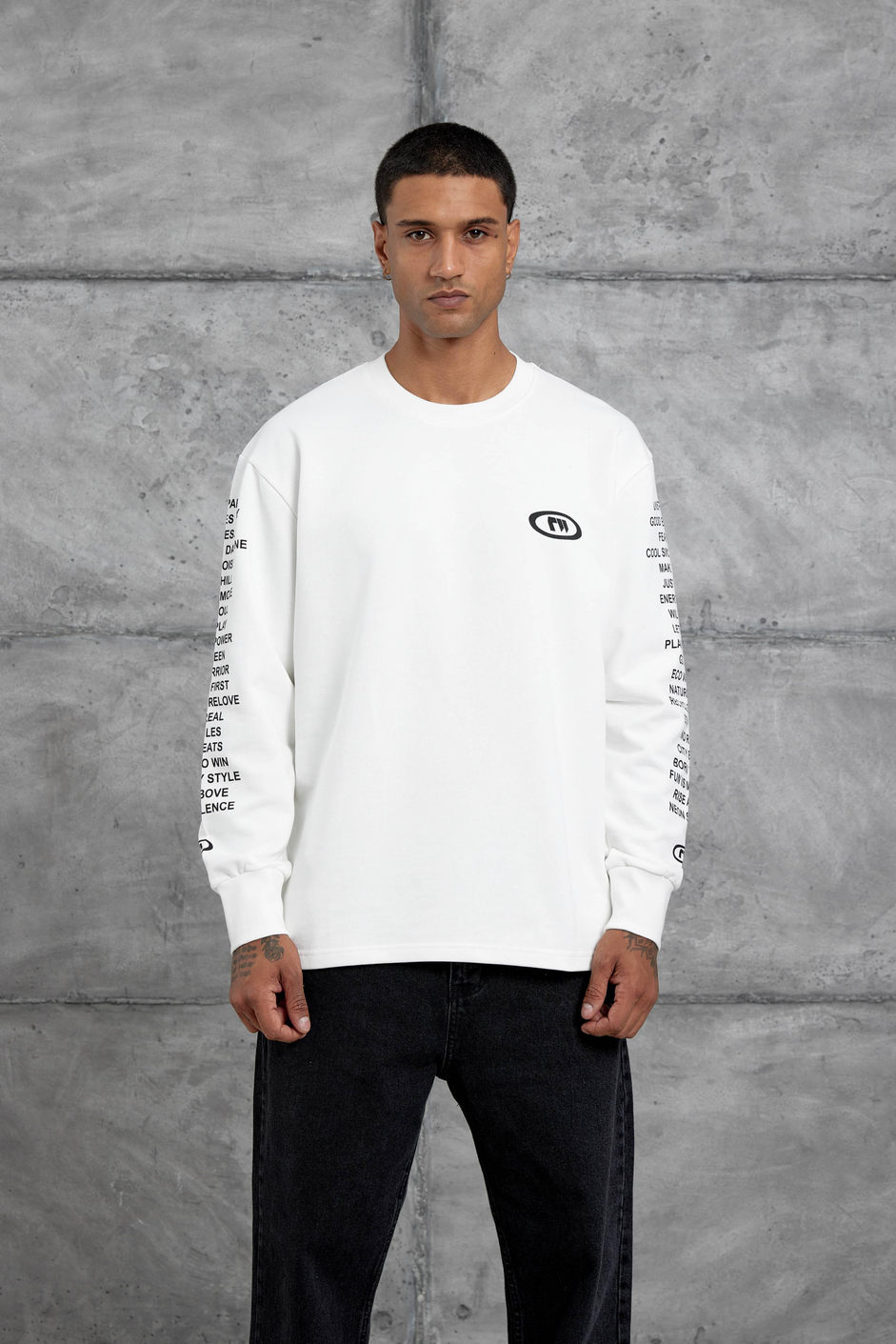 Beyaz Kolda Yazı Detaylı Oversize Sweatshirt