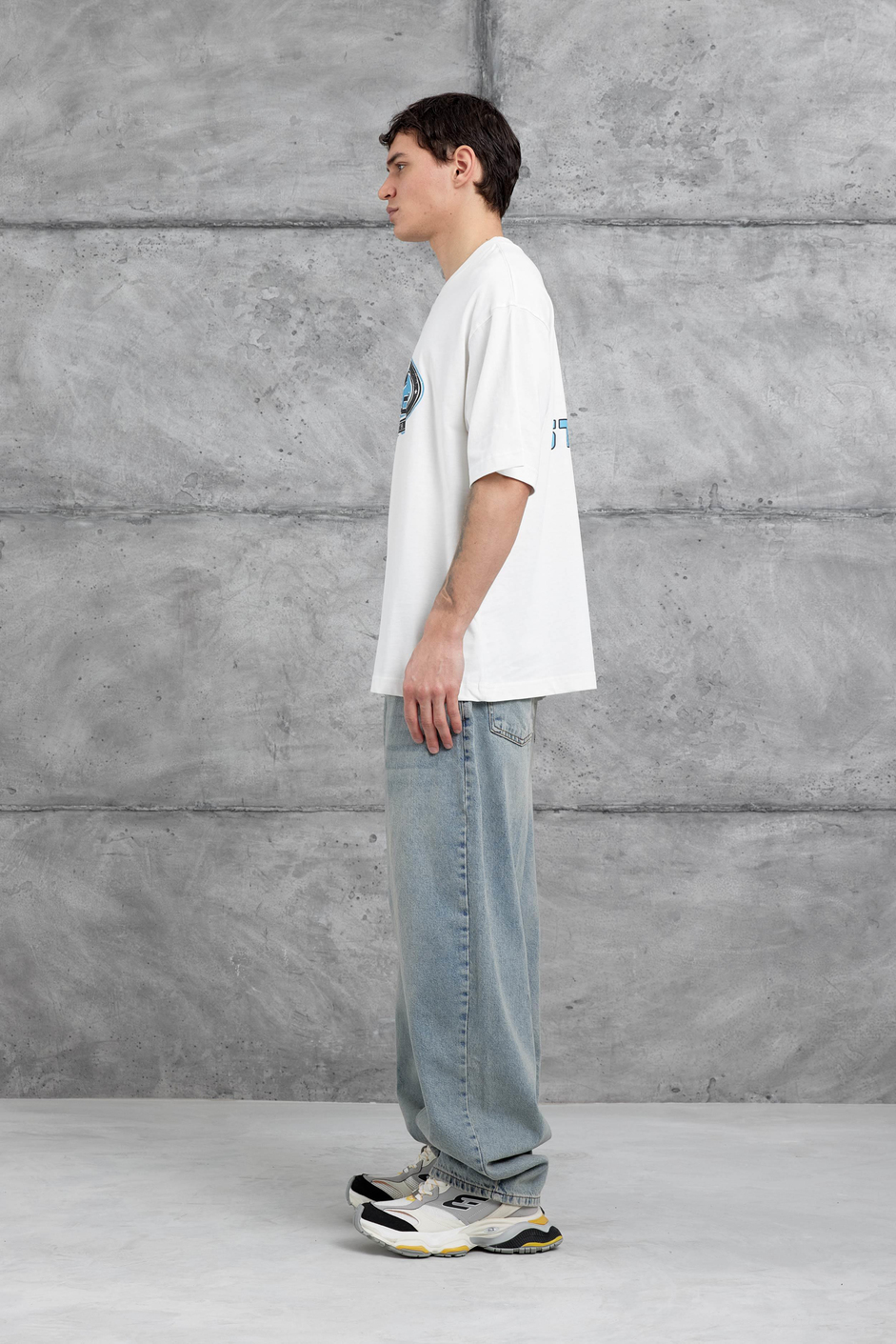 Beyaz M99 Studio Yazılı Oversize Tshirt