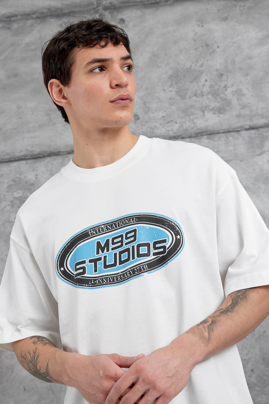 Beyaz M99 Studio Yazılı Oversize Tshirt