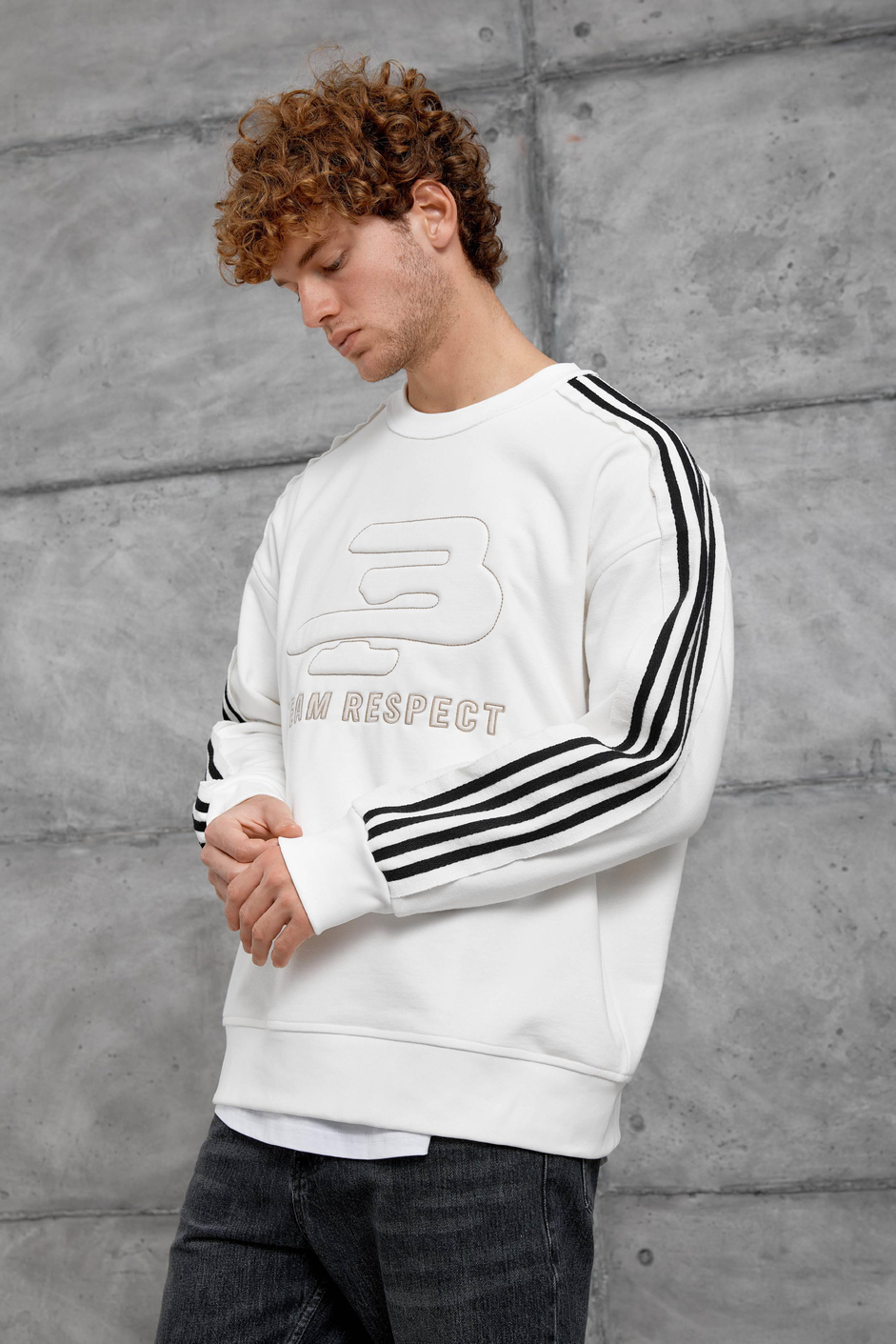 Beyaz NMRC ŞERİT DETAYLI 9 NUMARA OVERSİZE SWEATSHİRT