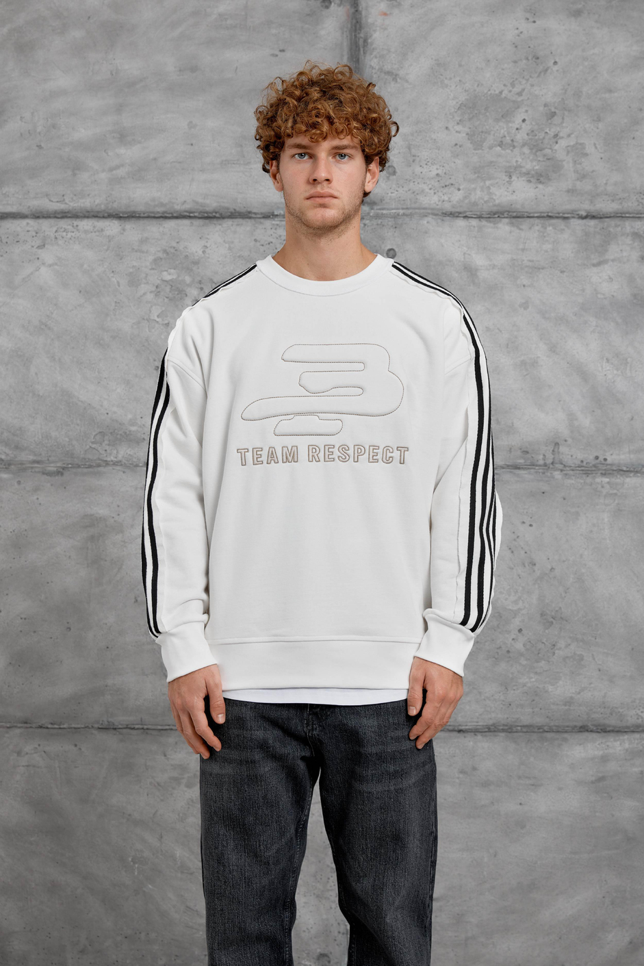 Beyaz NMRC ŞERİT DETAYLI 9 NUMARA OVERSİZE SWEATSHİRT