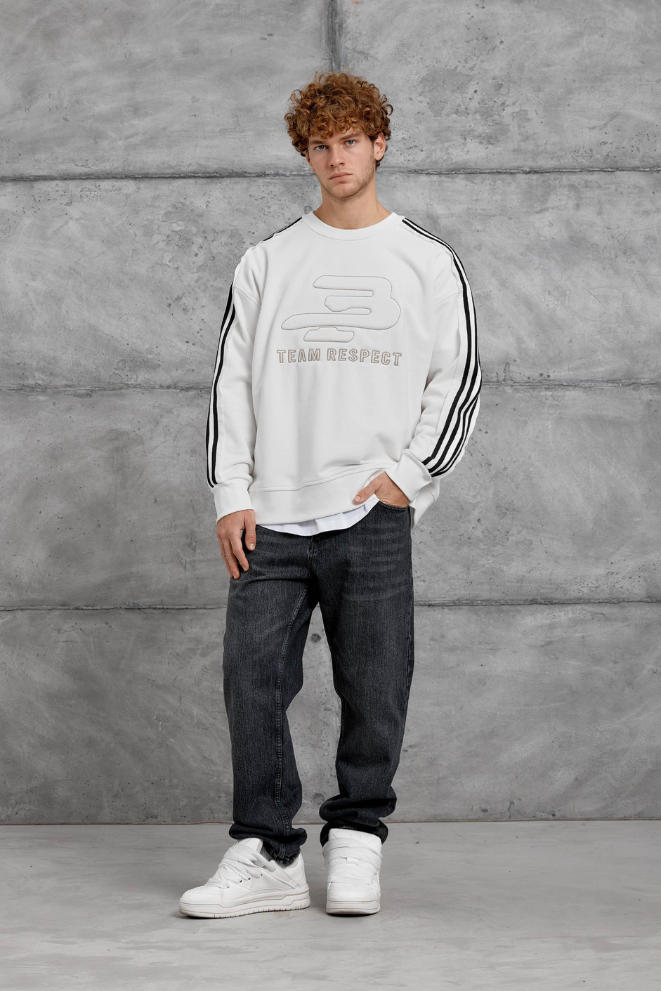 Beyaz NMRC ŞERİT DETAYLI 9 NUMARA OVERSİZE SWEATSHİRT