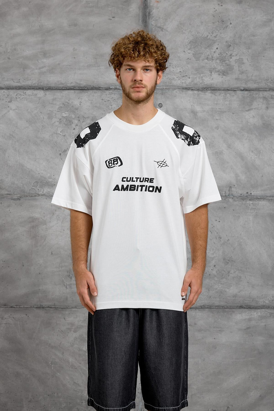 Beyaz OMUZ RAKAM BASKI OVERSIZE TSHIRT