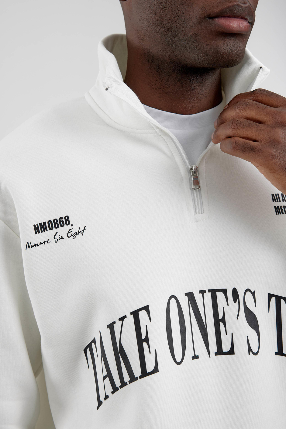 Beyaz Take One's Time Yazılı Yarım Fermuarlı Sweatshirt