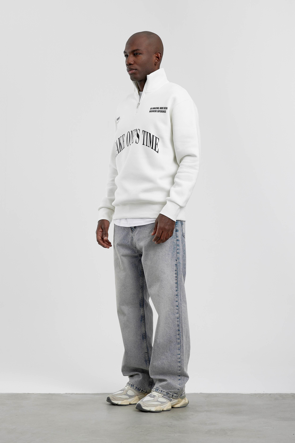 Beyaz Take One's Time Yazılı Yarım Fermuarlı Sweatshirt