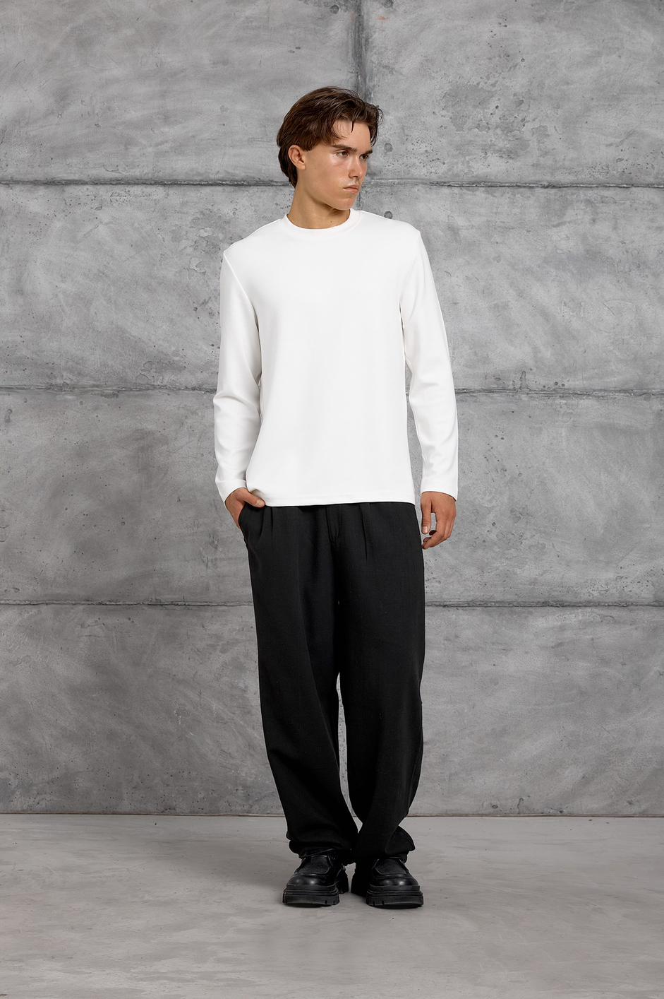 Beyaz UZUN KOLLU OYSHO KUMAŞ SWEATSHIRT