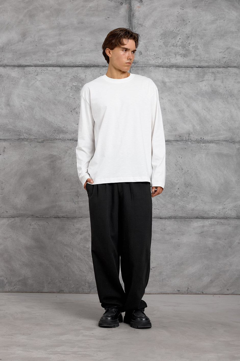 Beyaz UZUN KOLLU SWEATSHIRT