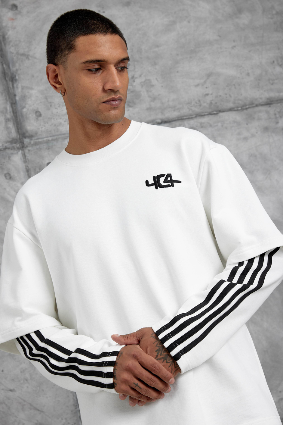 Beyaz Yc4 Oversize Kolu Parçalı  Şerit Detaylı Minimal Tasarım Sweatshirt