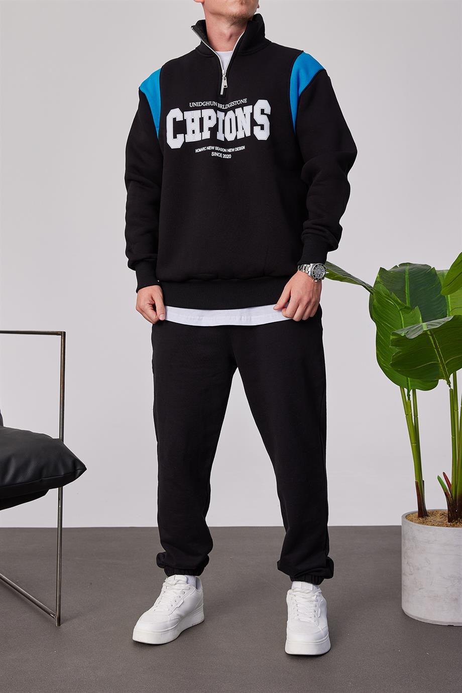 Chpions Yakası Fermuarlı Siyah Sweatshirt