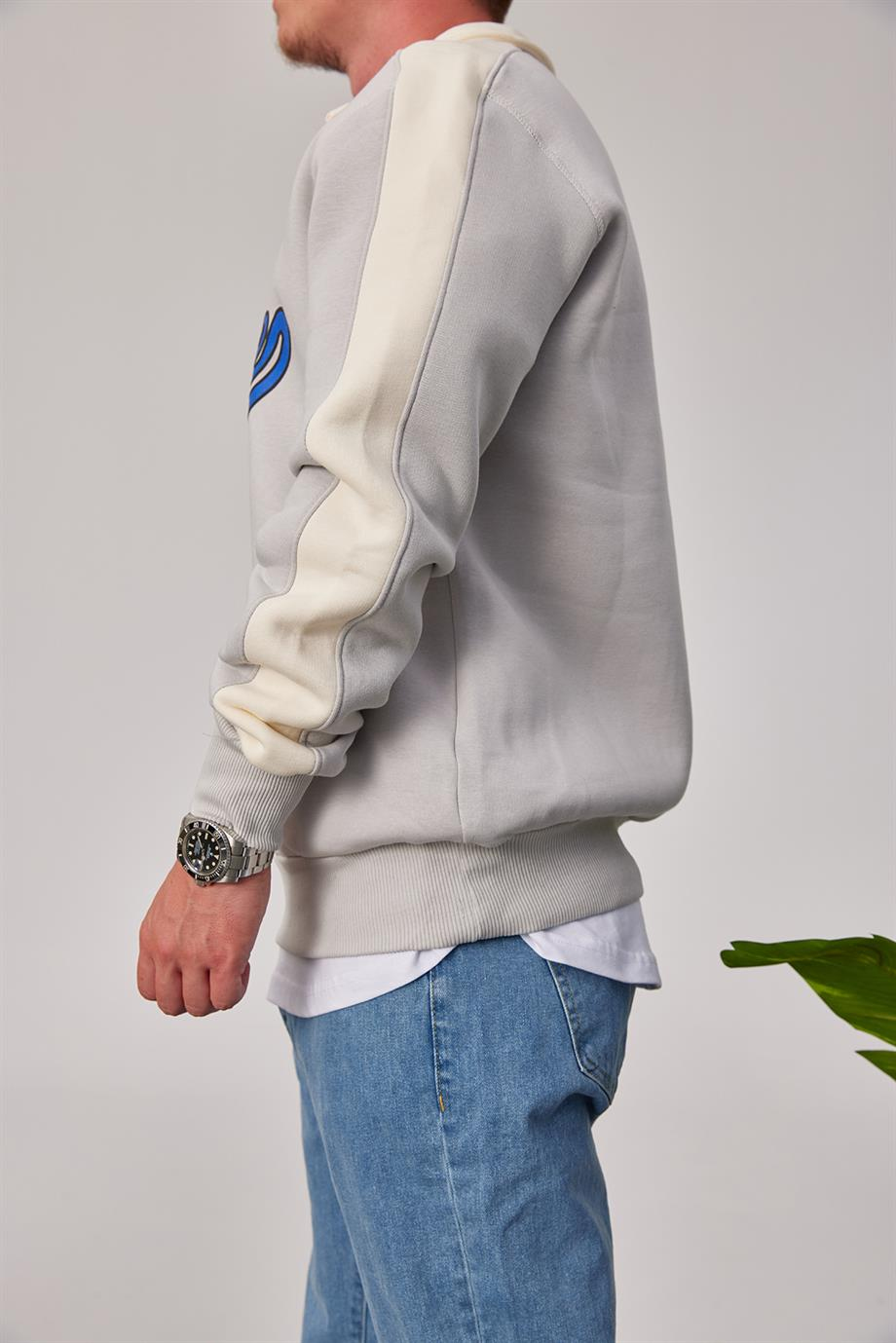 College Yakası Fermuarlı Krem Sweatshirt