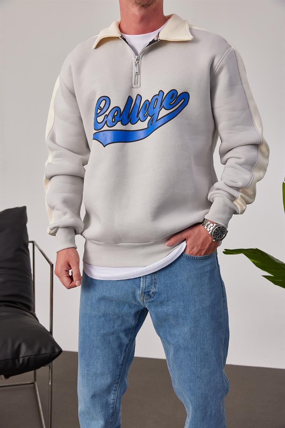 College Yakası Fermuarlı Krem Sweatshirt