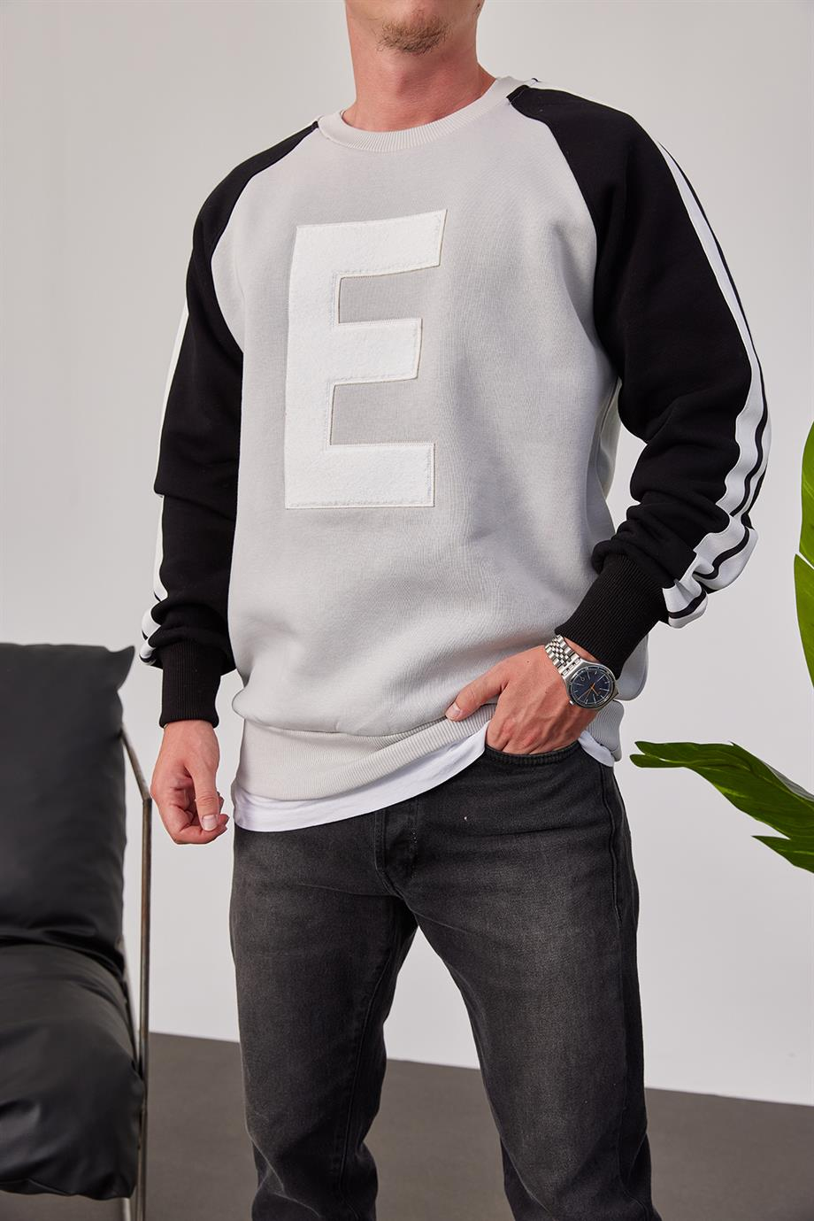 E Harf Baskılı Gri Sweatshirt