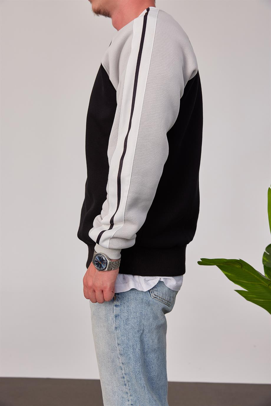 E Harf Baskılı Siyah Sweatshirt