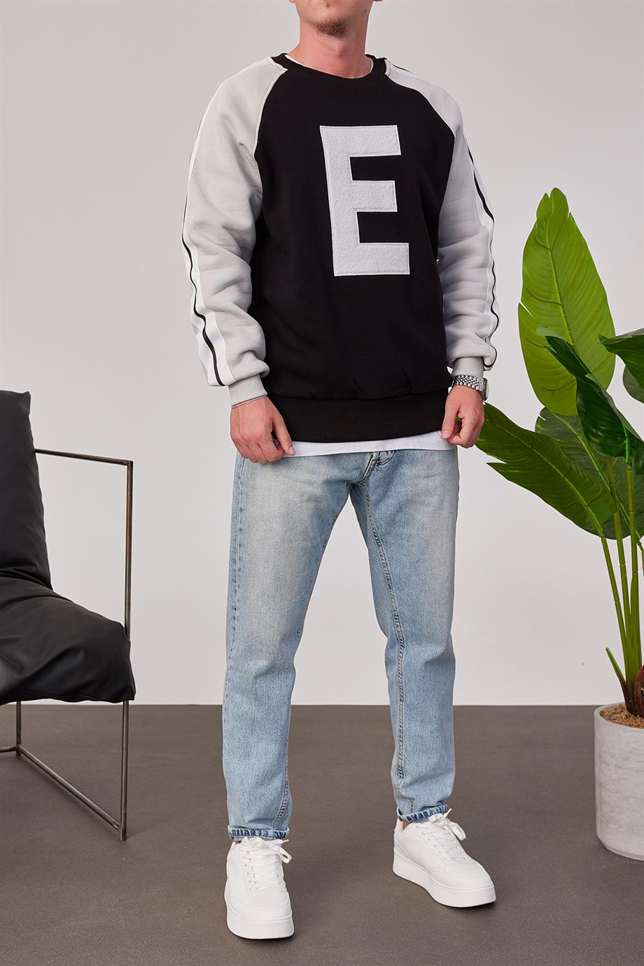 E Harf Baskılı Siyah Sweatshirt