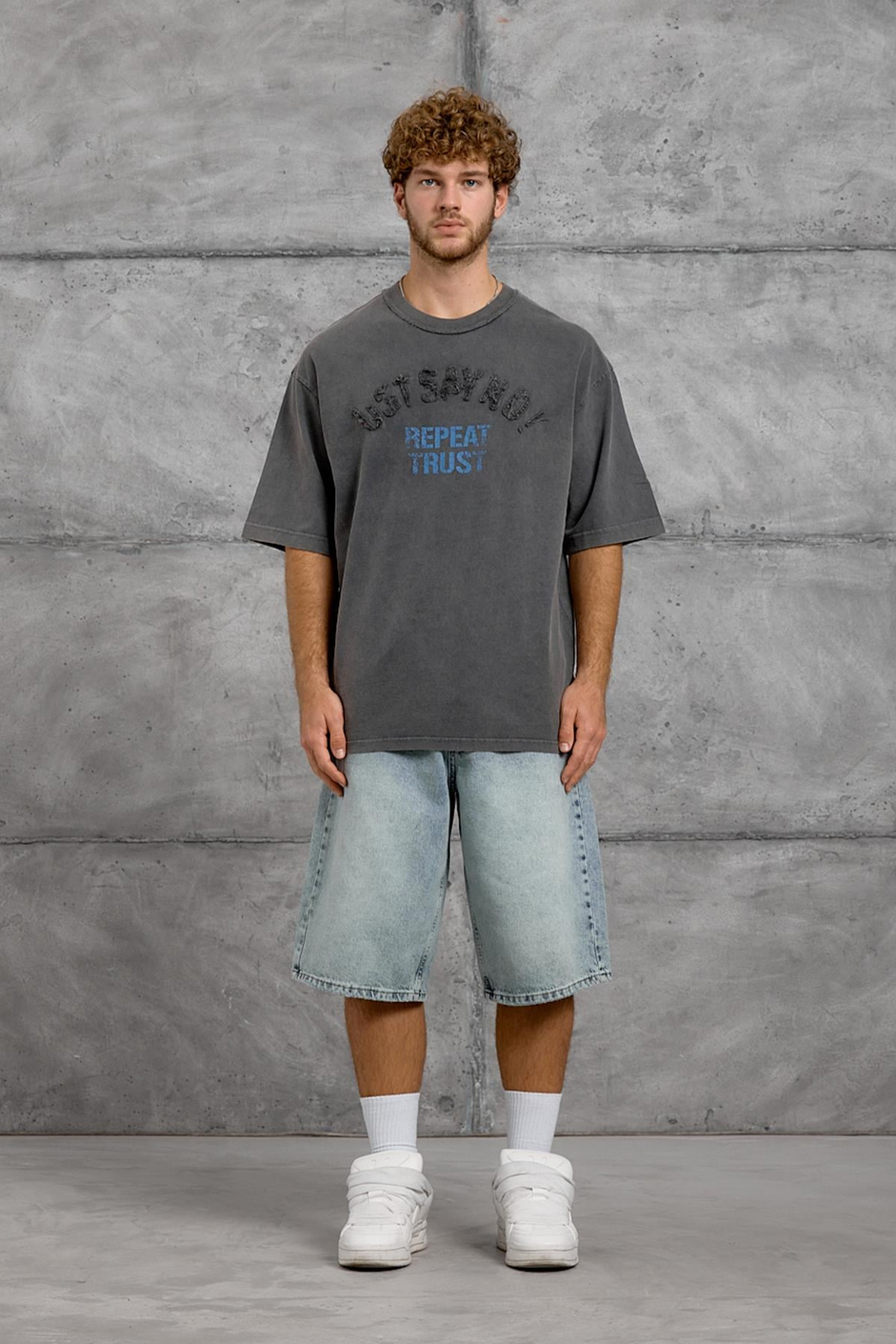 Füme HARF DİKİŞLİ YIKAMALI OVERSIZE TSHIRT