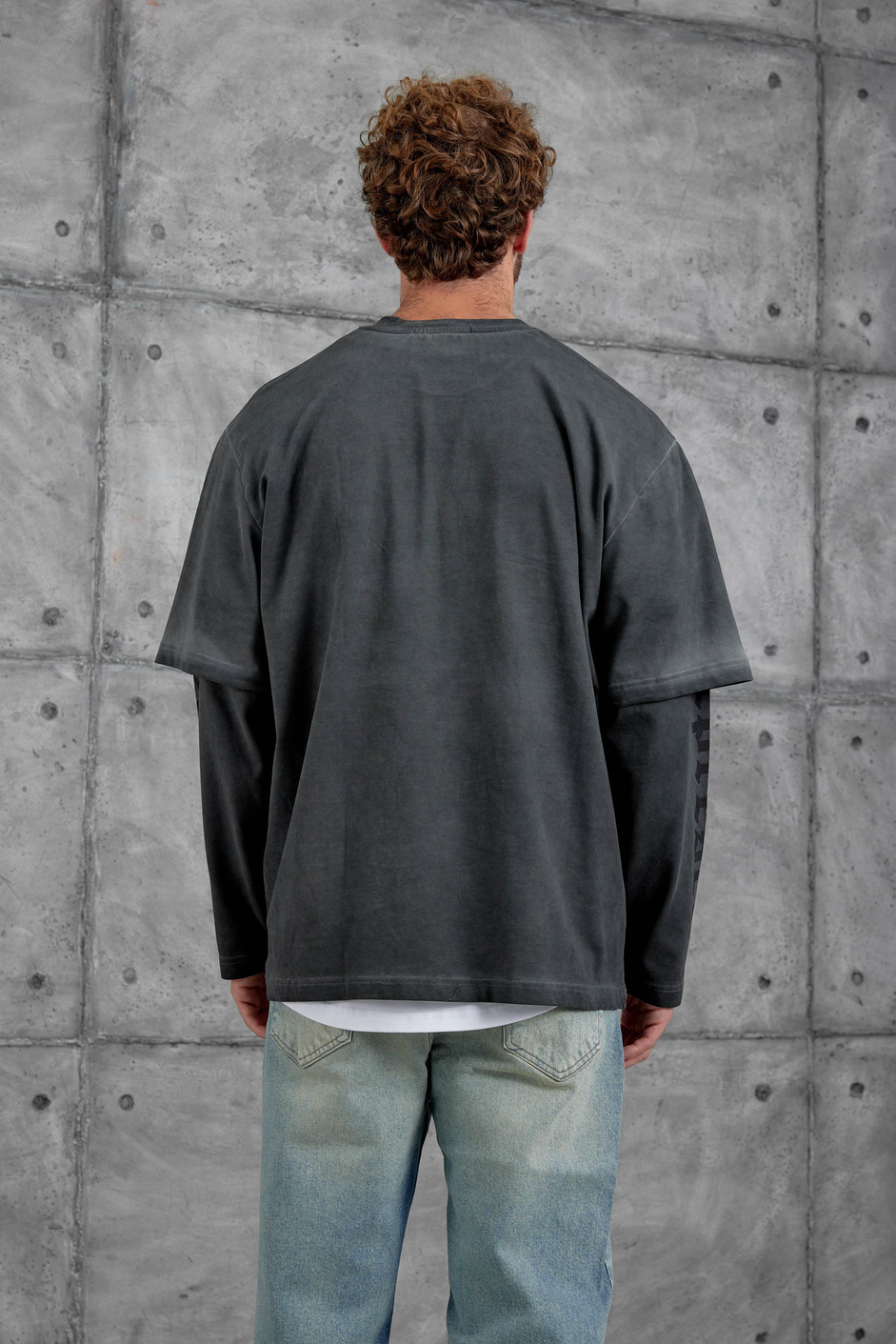 Füme Nmrc 247 Rakam Baskılı Kolu Parçalı Yıkamalı Oversize Sweatshirt