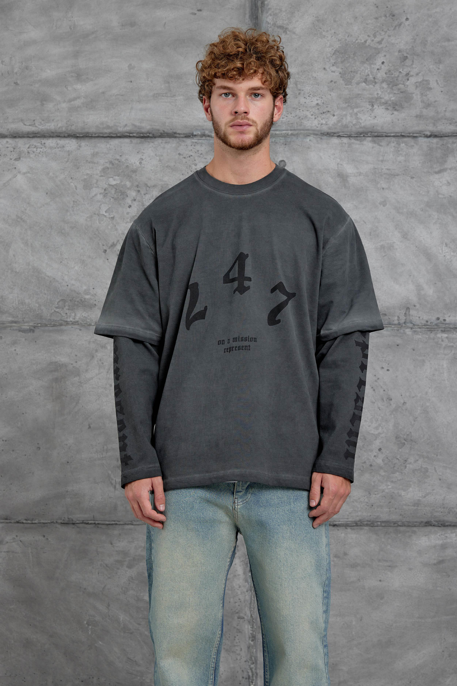 Füme Nmrc 247 Rakam Baskılı Kolu Parçalı Yıkamalı Oversize Sweatshirt