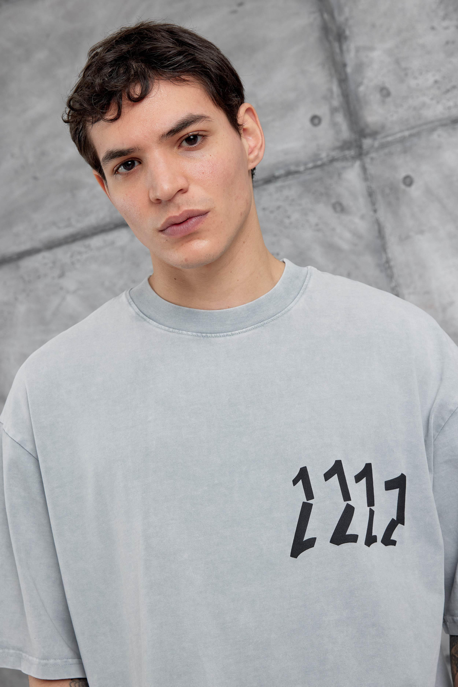Gri 1111 Yazılı Yıkamalı Oversize Tshirt