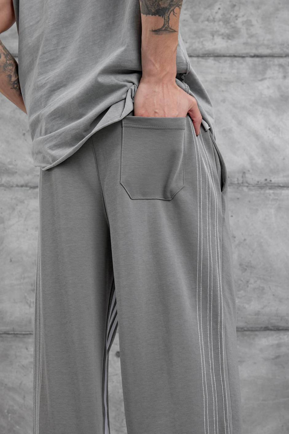 Gri Dikiş Detaylı Baggy Eşofman Altı