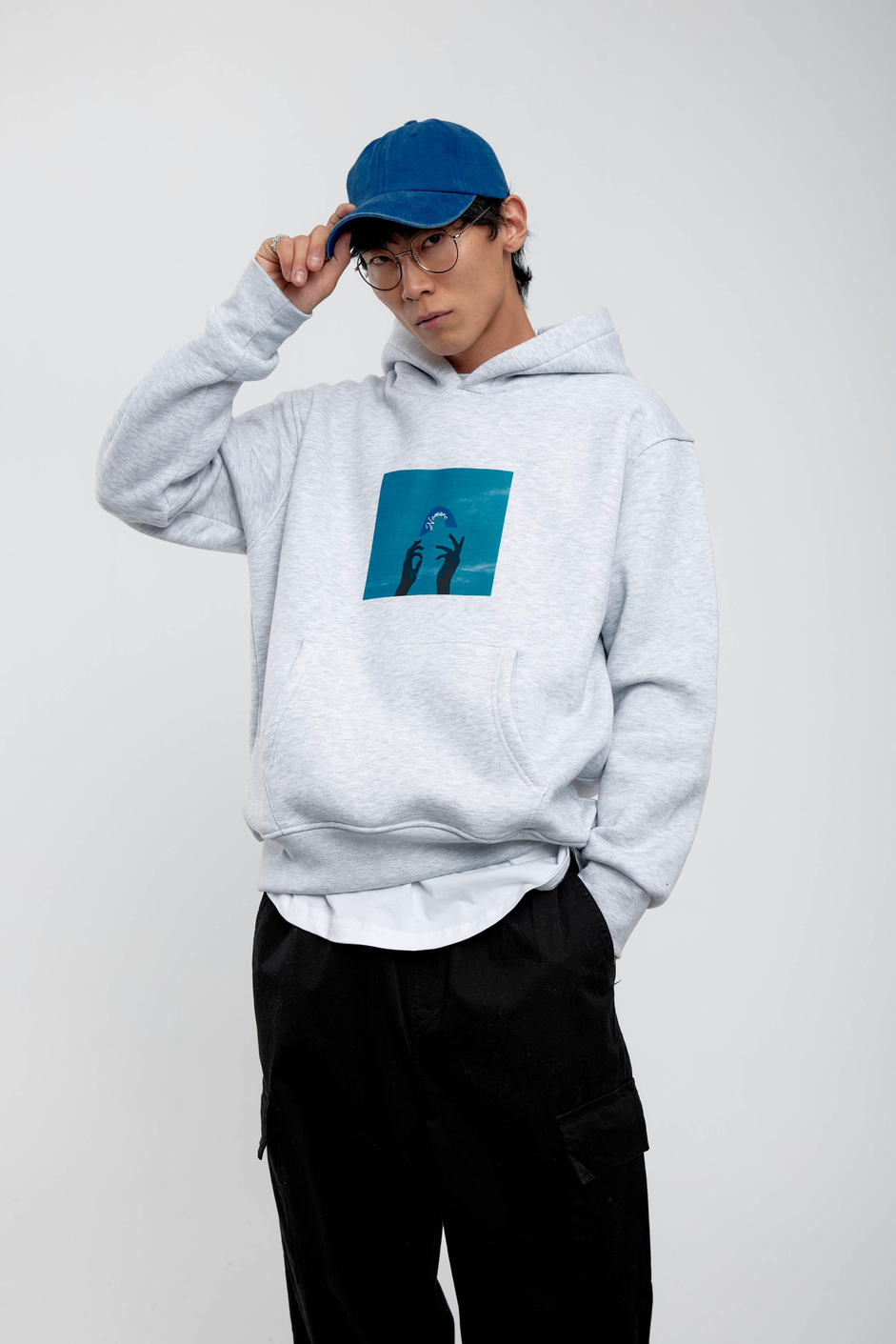 Gri El Baskılı Kapüşonlu Sweatshirt